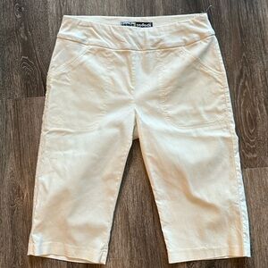 Jamie Sadock cream knee golf shorts